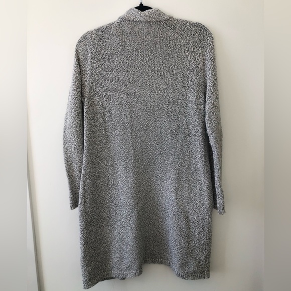 Black and white cardigan with pockets. Mid-thigh length, size XXS. - Picture 2 of 2